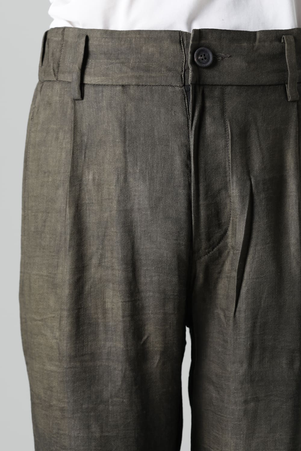 Front Pleated Tapered Trousers
