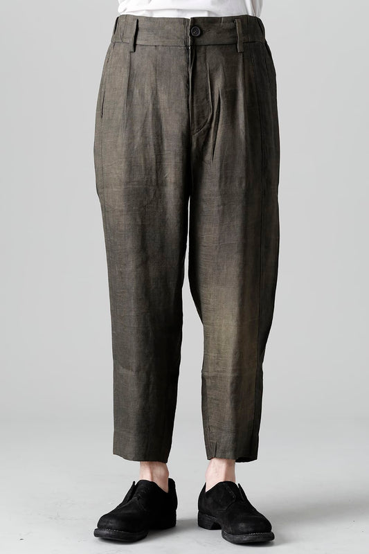 フロントプリーツ テーパードトラウザーズ