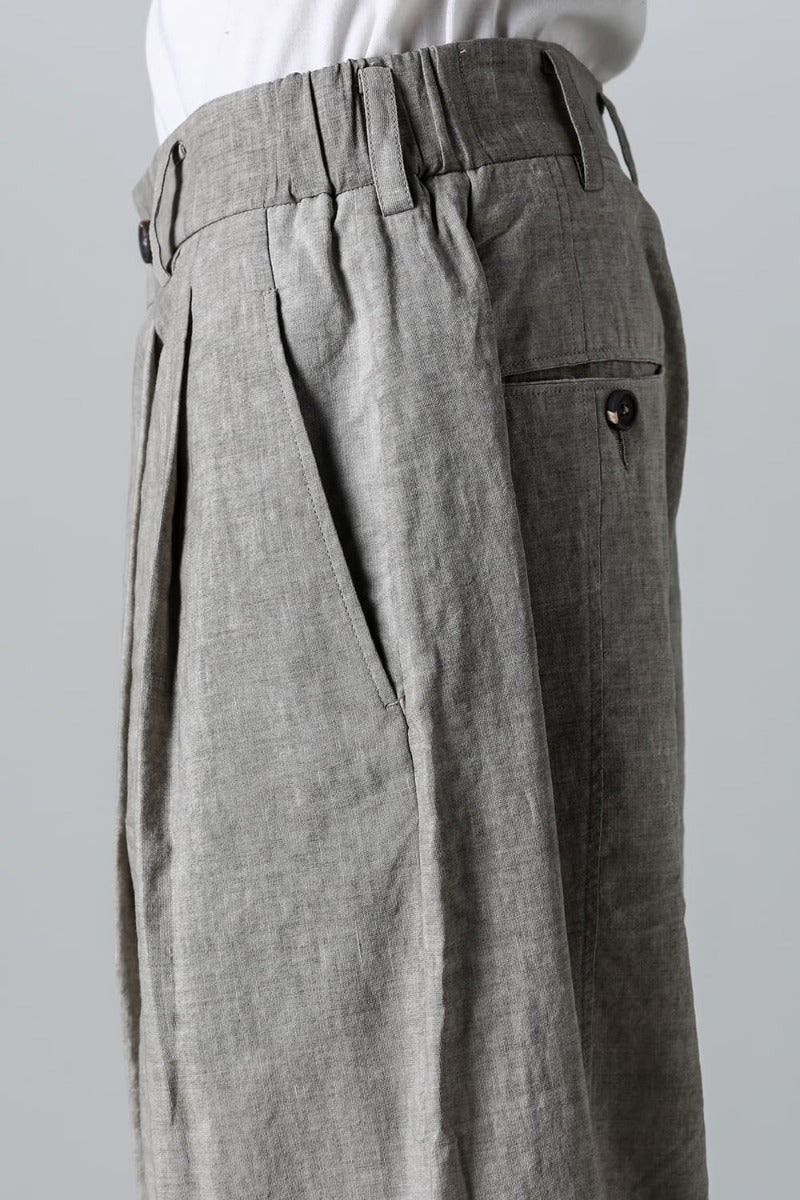 プリーツテーパードトラウザーズ