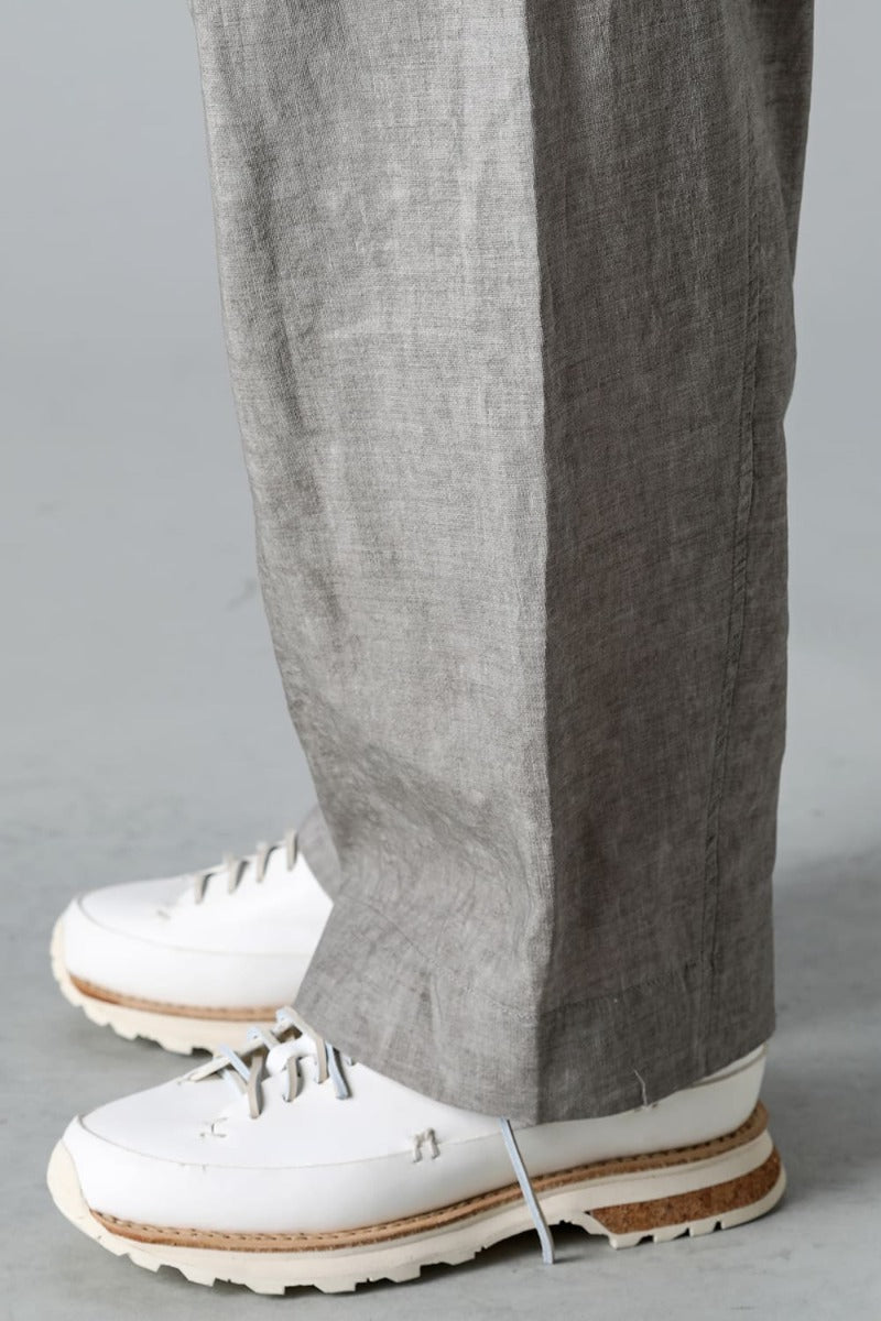 プリーツテーパードトラウザーズ