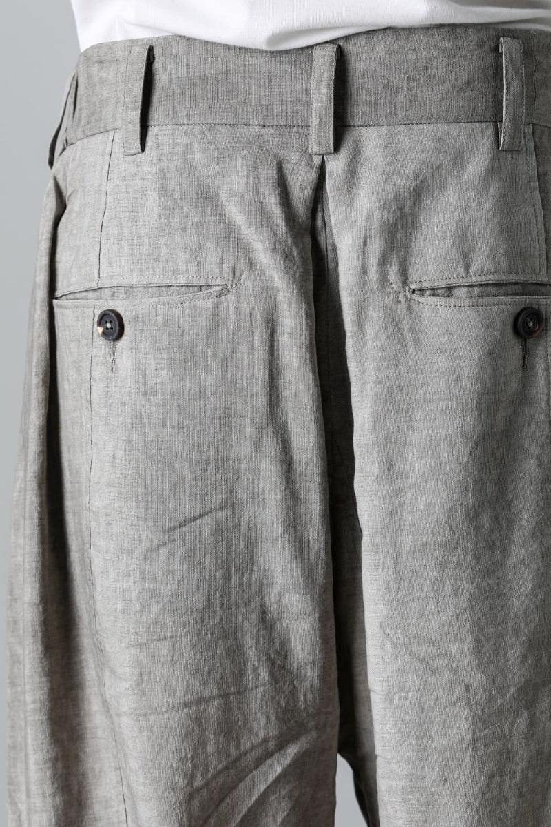 プリーツテーパードトラウザーズ