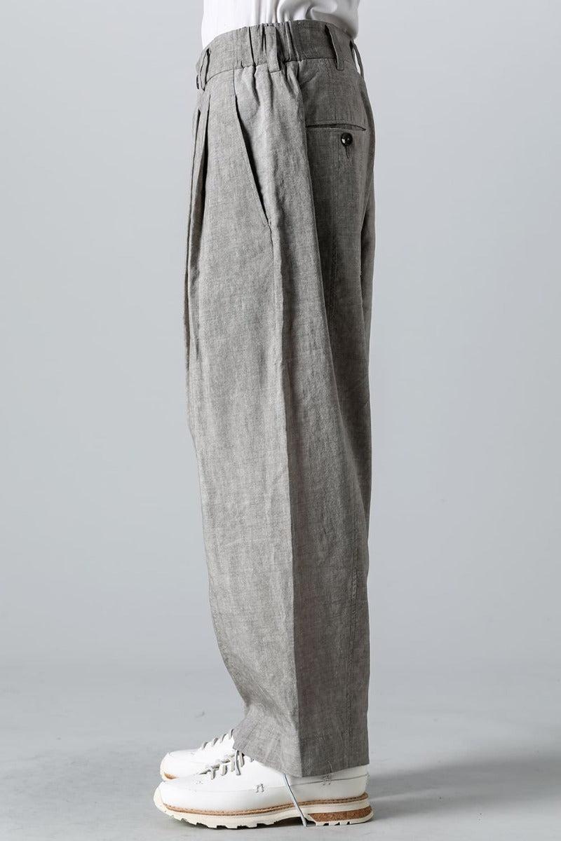 プリーツテーパードトラウザーズ