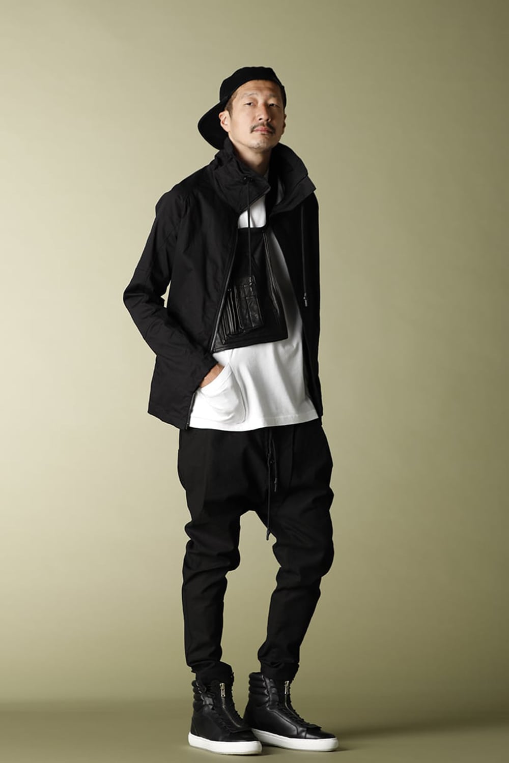 EXCLUSIVE LEATHER APRON