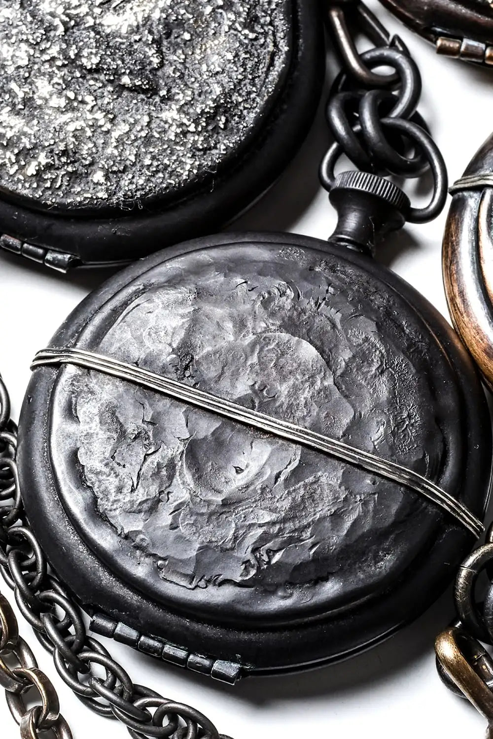 Thin Metal Wire Pocket Watch Style Pendent 04