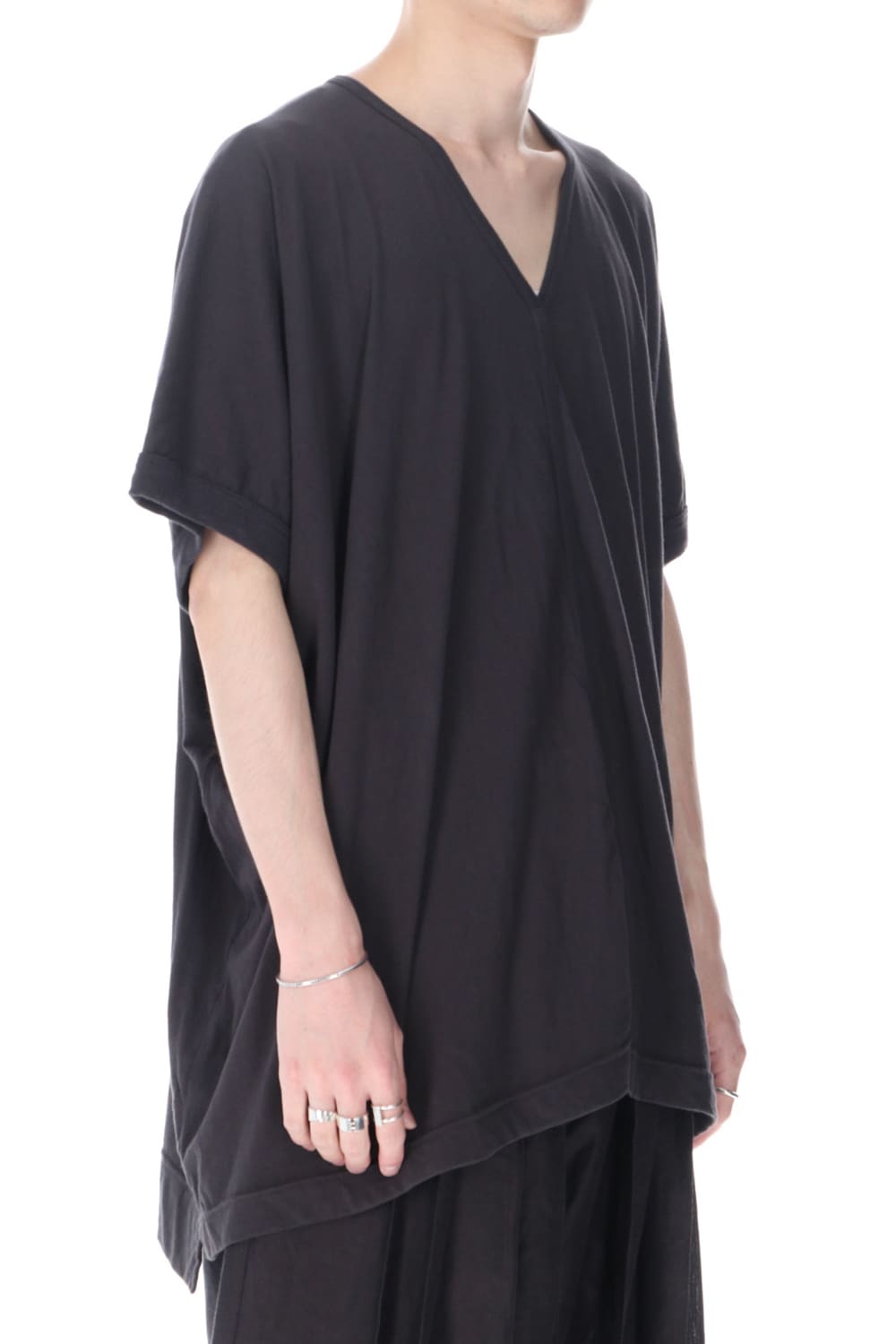 Wide fit V-neck T-shirt Sumi