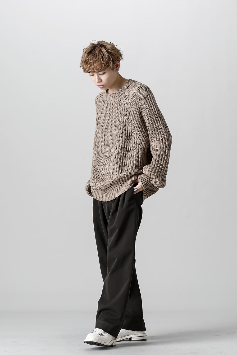 クルーネックニット クローブ