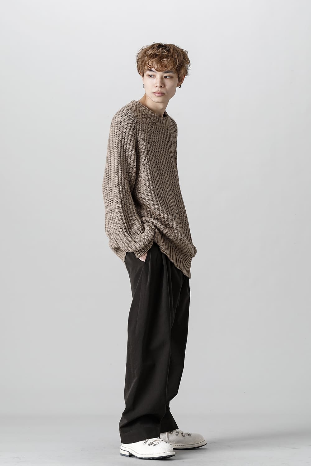 クルーネックニット クローブ