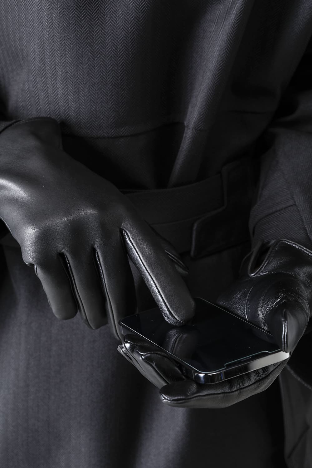 Finest Sccottish Cashmare Touch Screen Leather Glove  Black