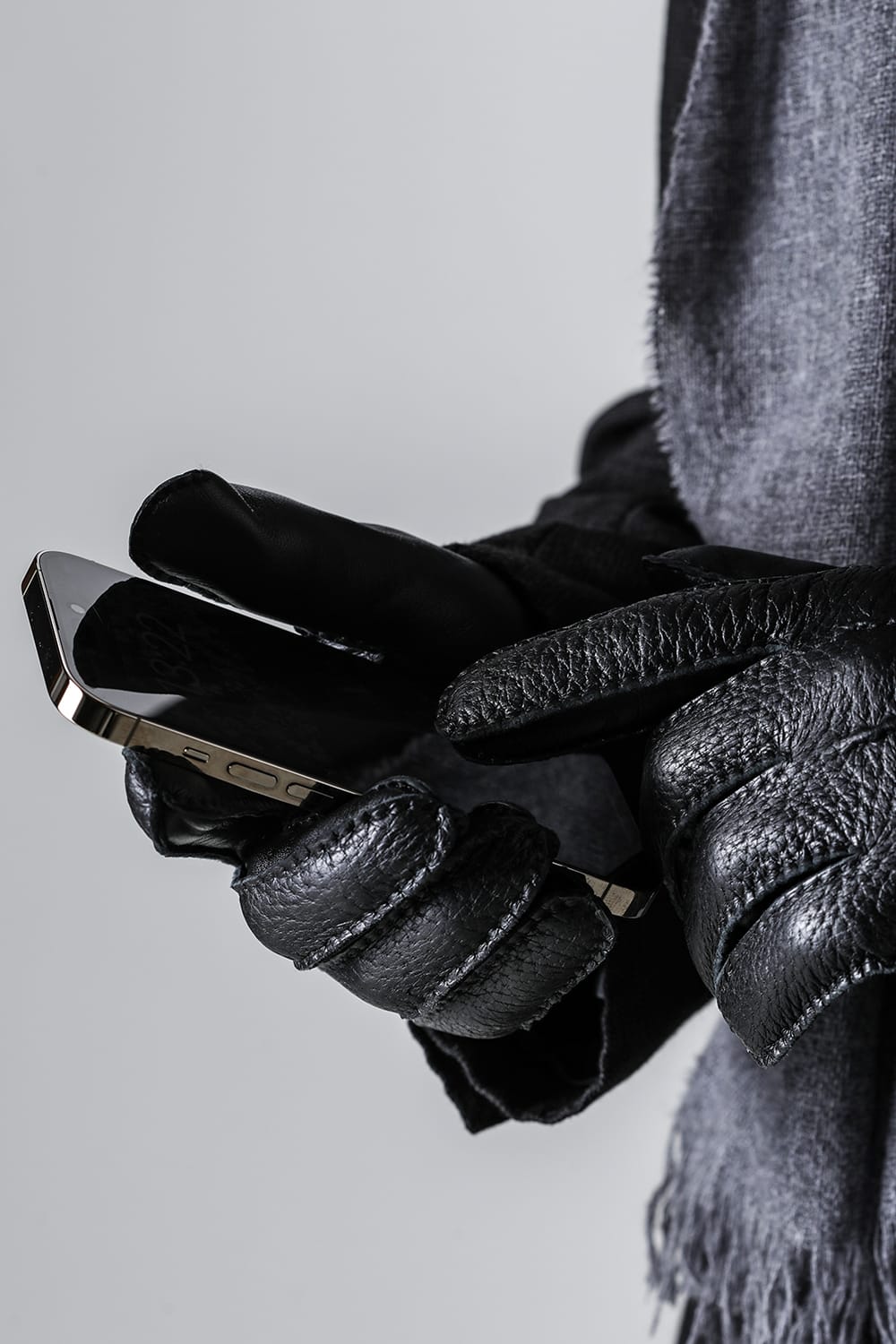 Oxburgh Sccottish Cashmare Touch Screen Leather Glove  Black