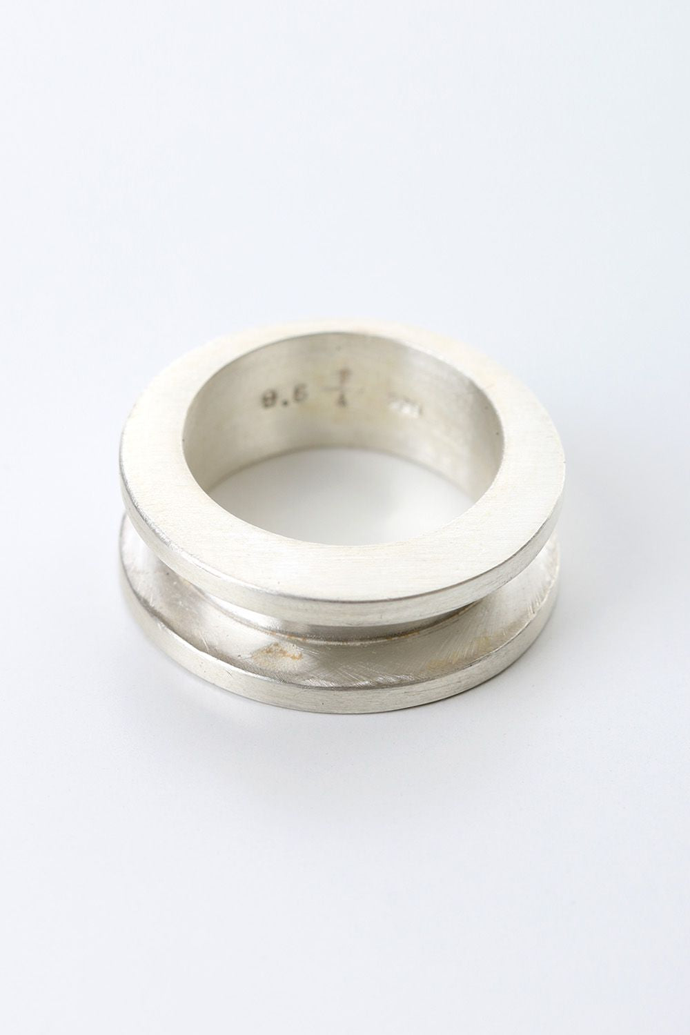 Crescent Channel Ring (9mm MA)