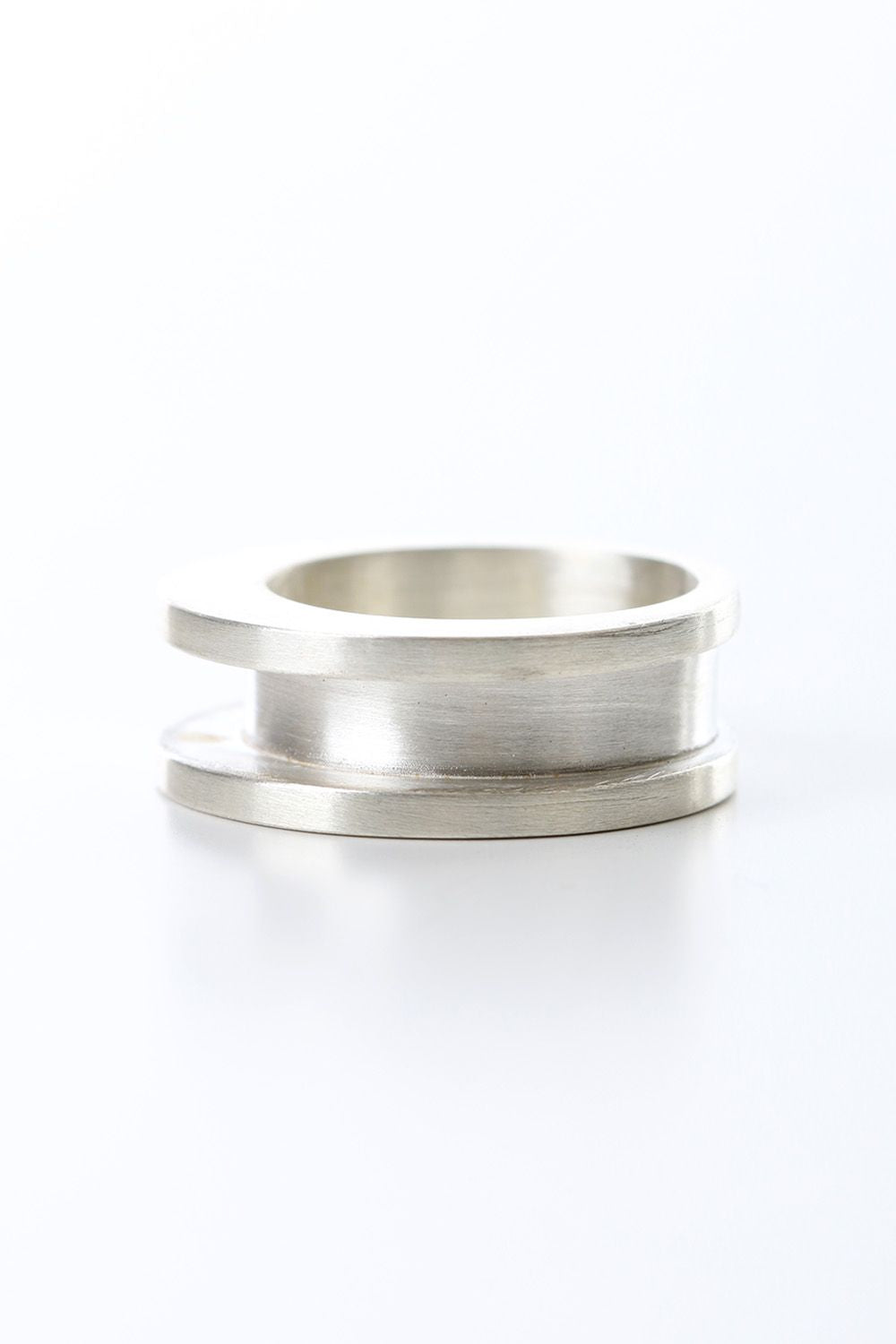 Crescent Channel Ring (9mm MA)