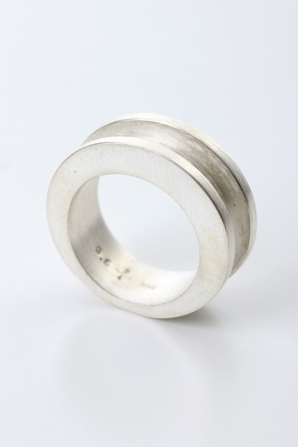 Crescent Channel Ring (9mm MA)