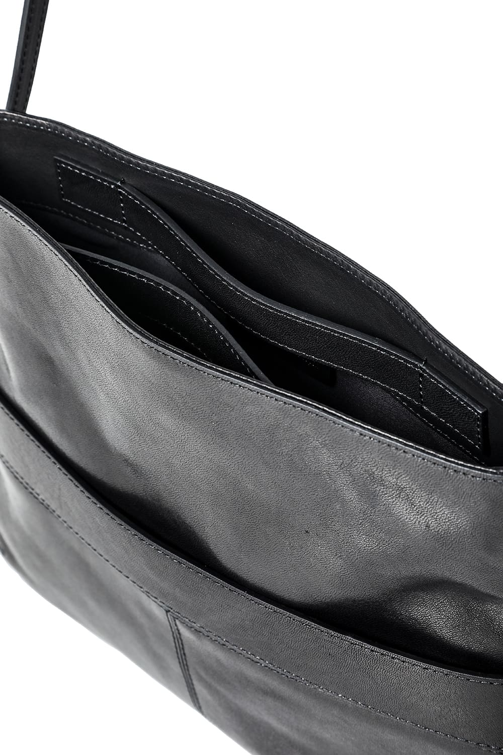 Leather poche 'enveloppe'