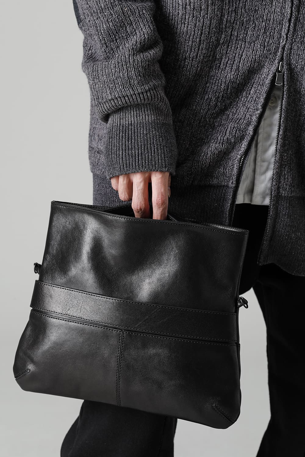 Leather poche 'enveloppe'