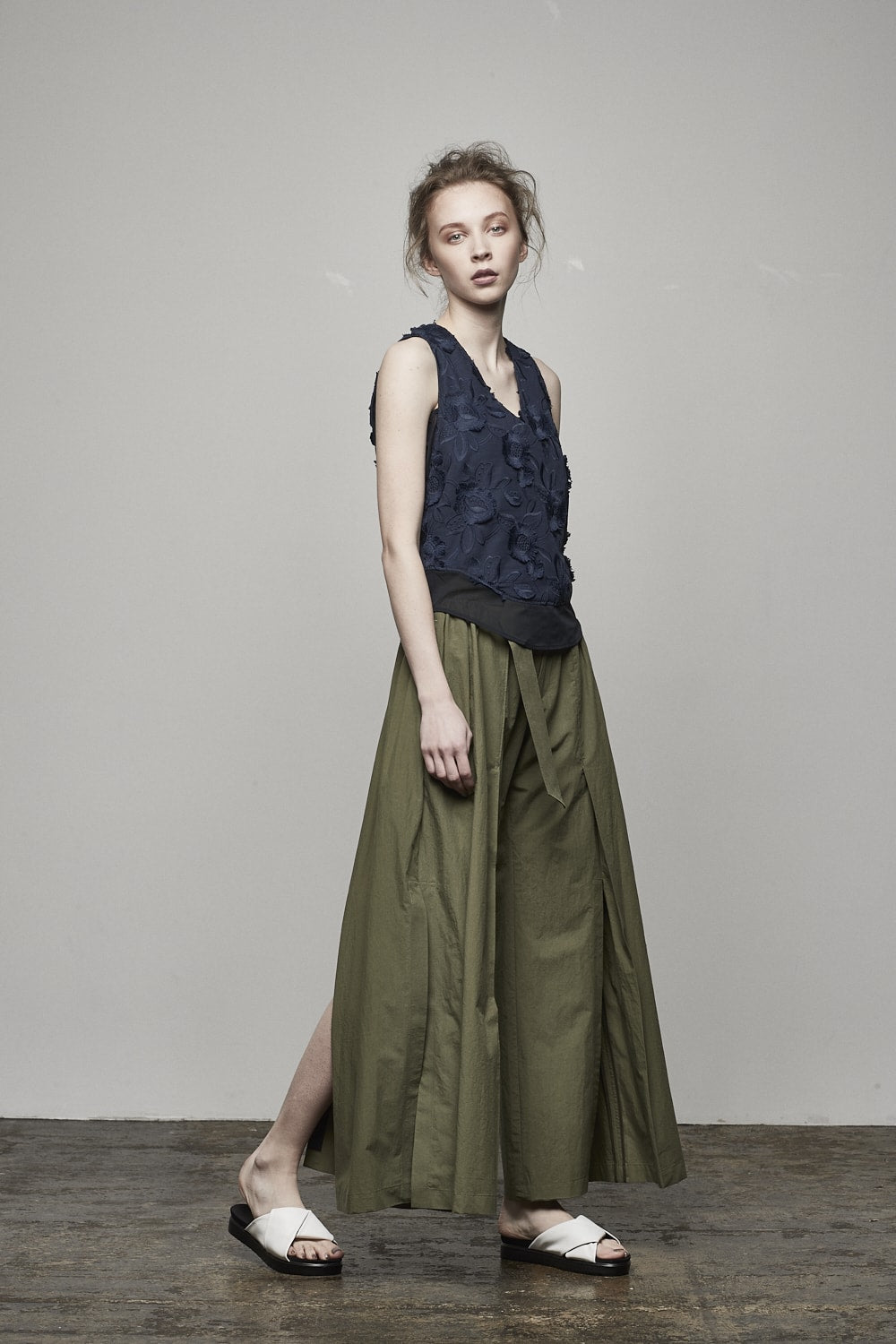 FRINGE EMB SLEEVELESS TOP - 17S-SH-01