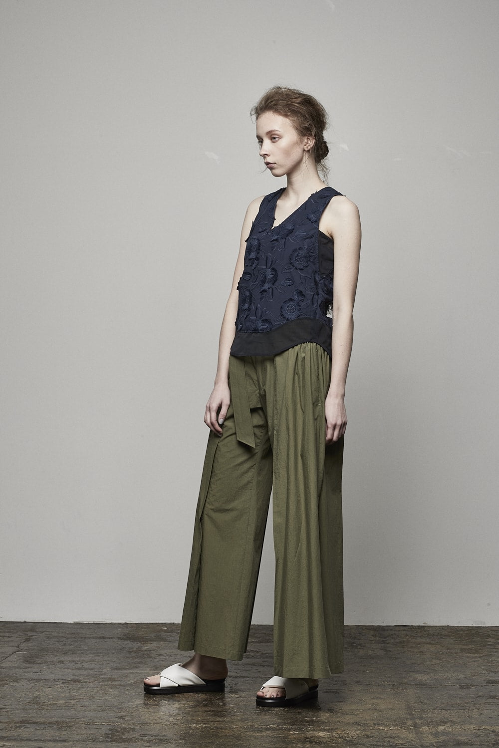 FRINGE EMB SLEEVELESS TOP - 17S-SH-01