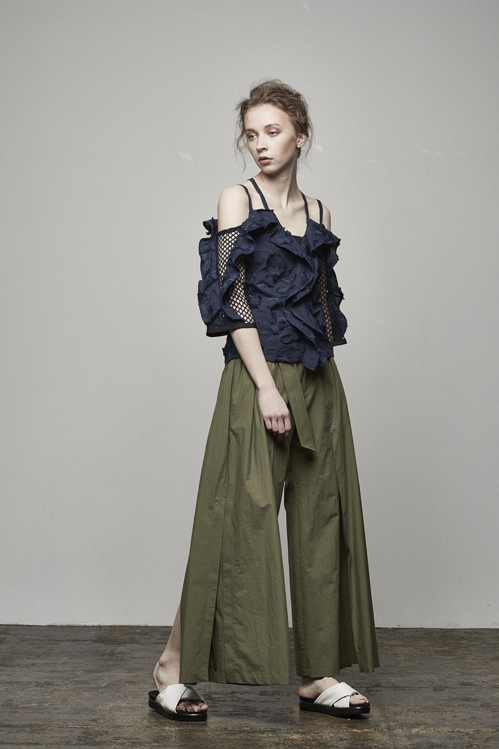 FRINGE EMB OFFSHOULDER TOP - 17S-SH-08