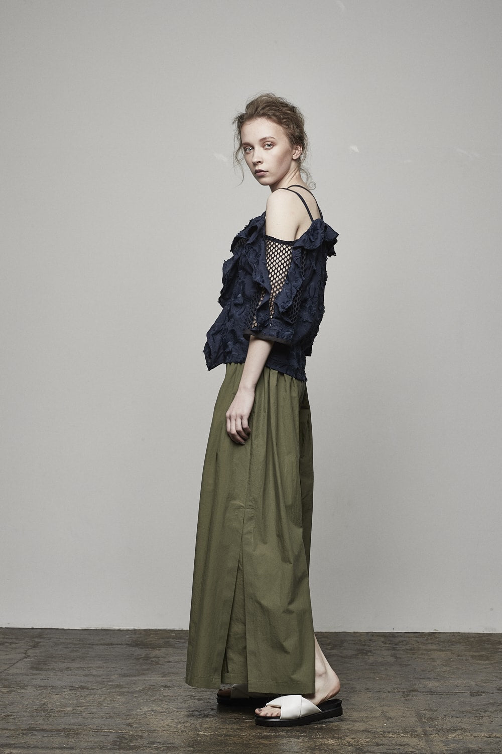 FRINGE EMB OFFSHOULDER TOP - 17S-SH-08