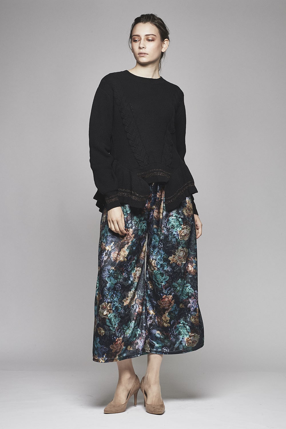 Ruffle Lace Up Knit - 17FK02