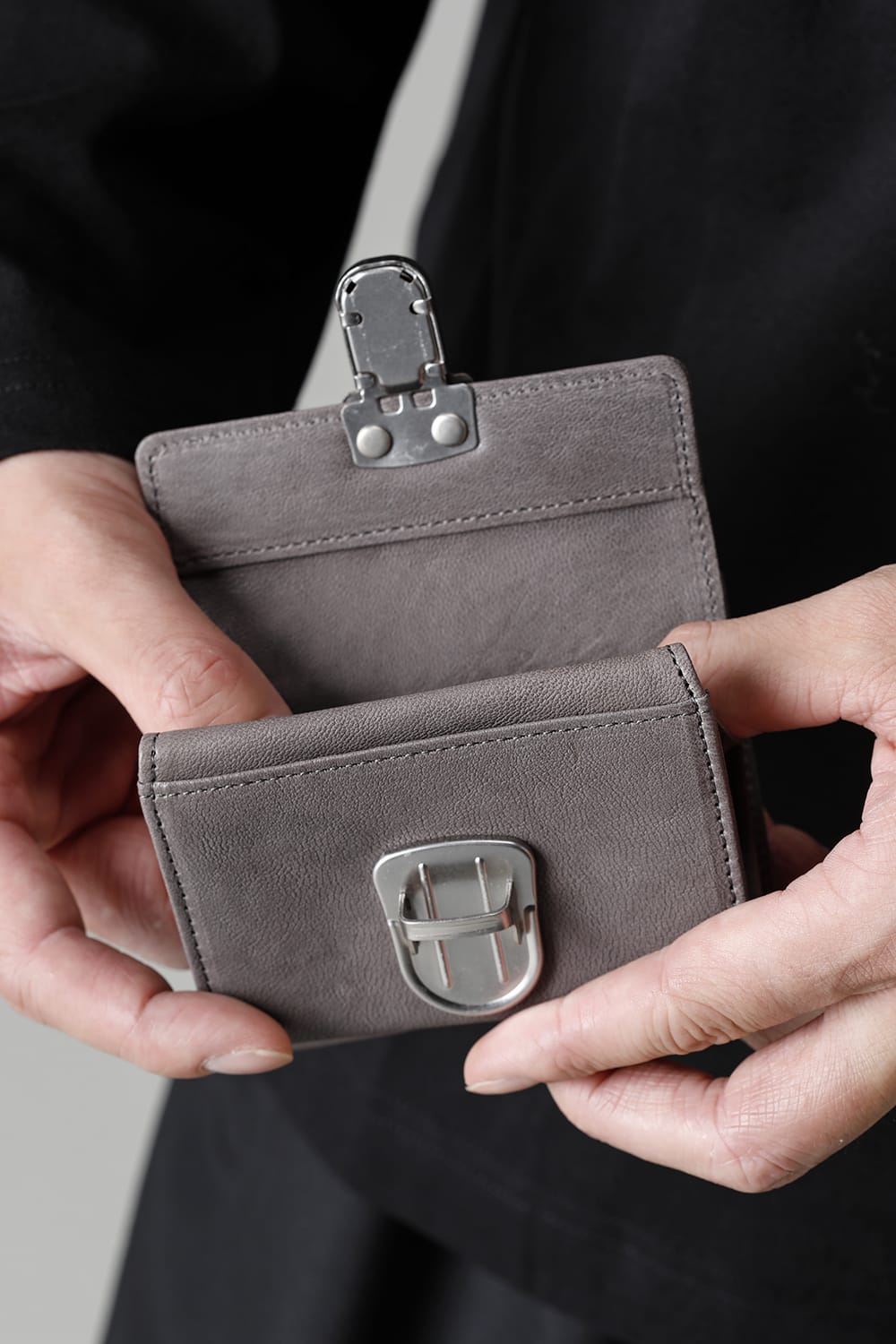 レザー トライフォールド ウォレット 'cartable' Slate Gray