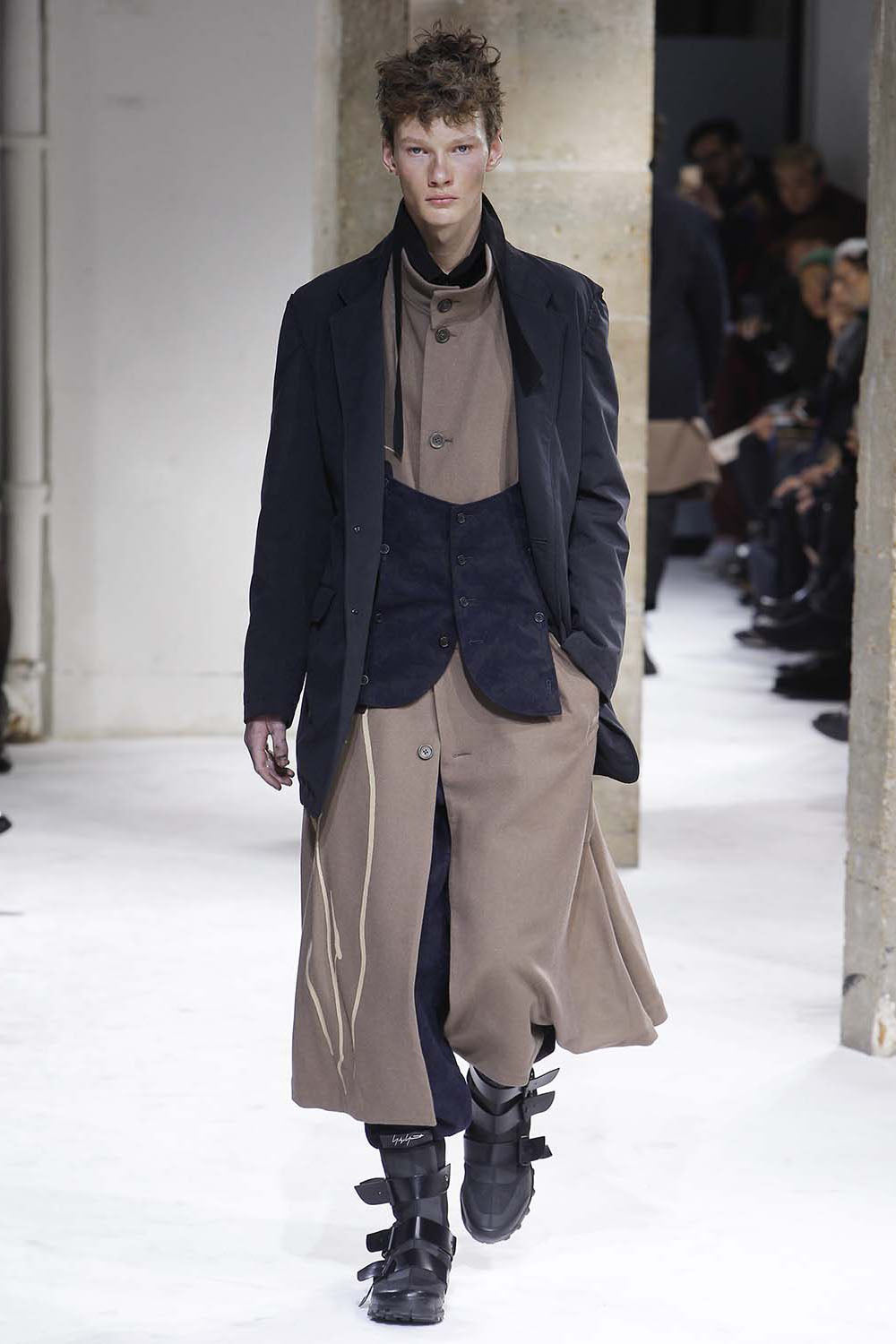 Deformation Collar Shirt