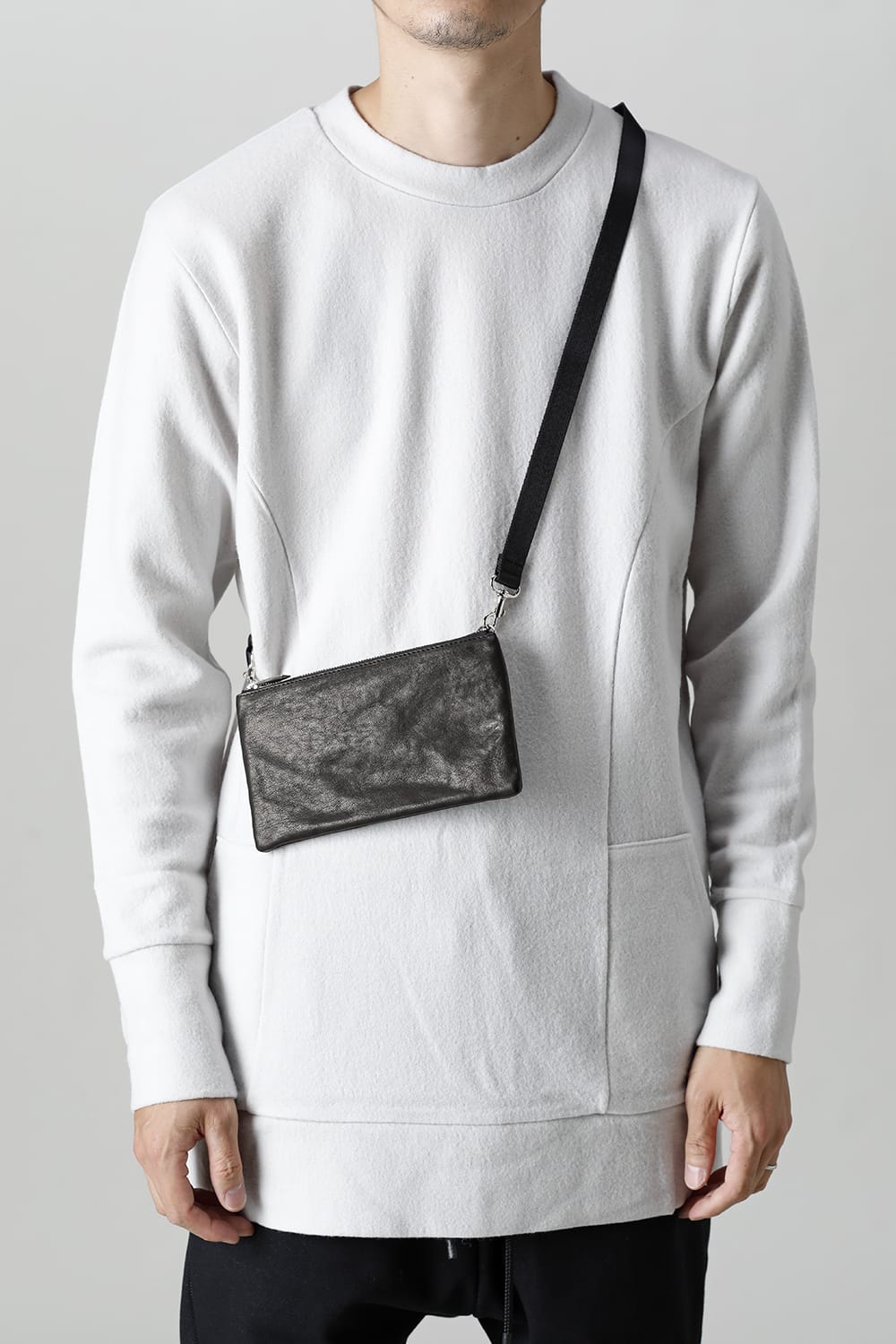 レザーミニミニサコッシュ'シャイン' BLACK