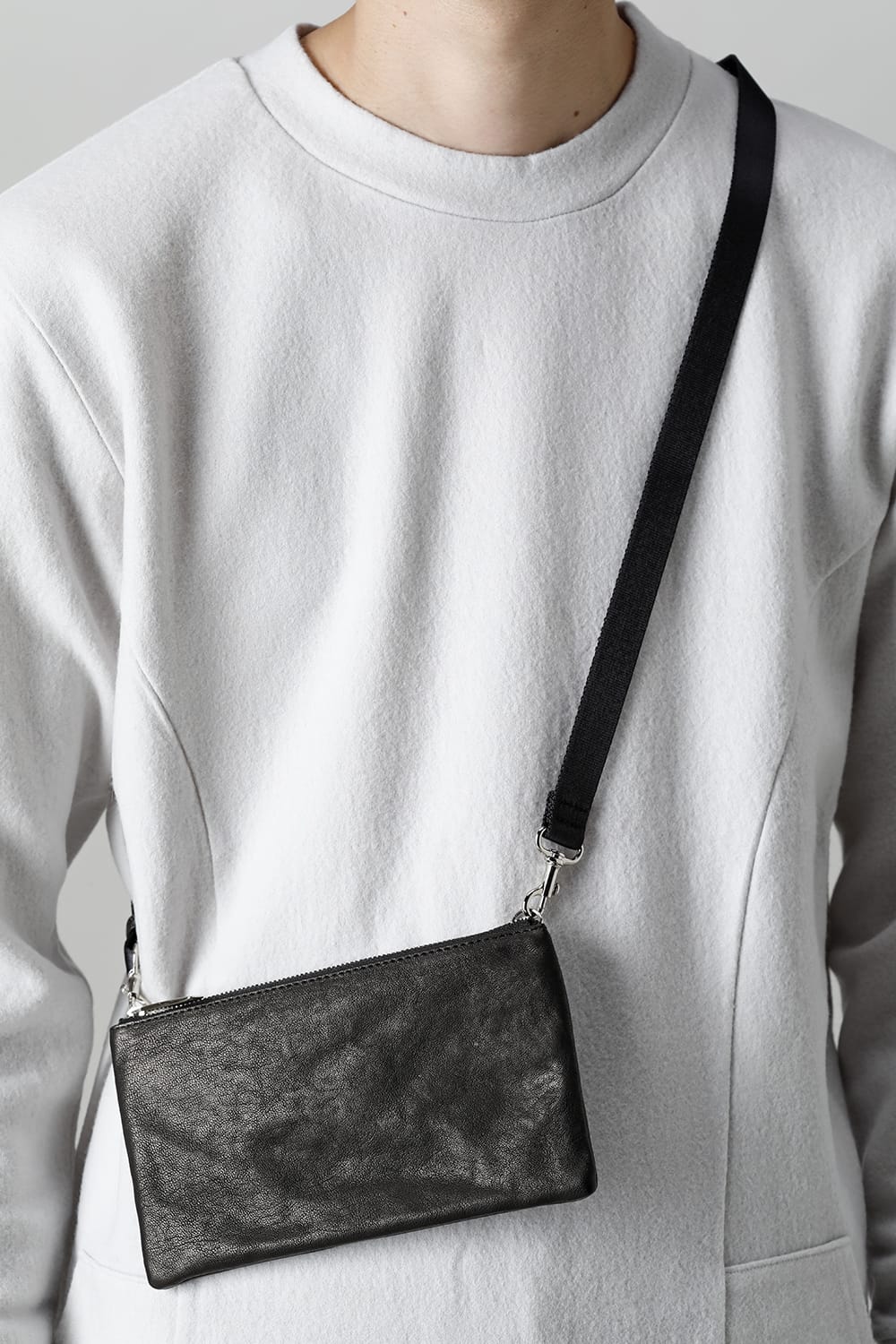 レザーミニミニサコッシュ'シャイン' BLACK