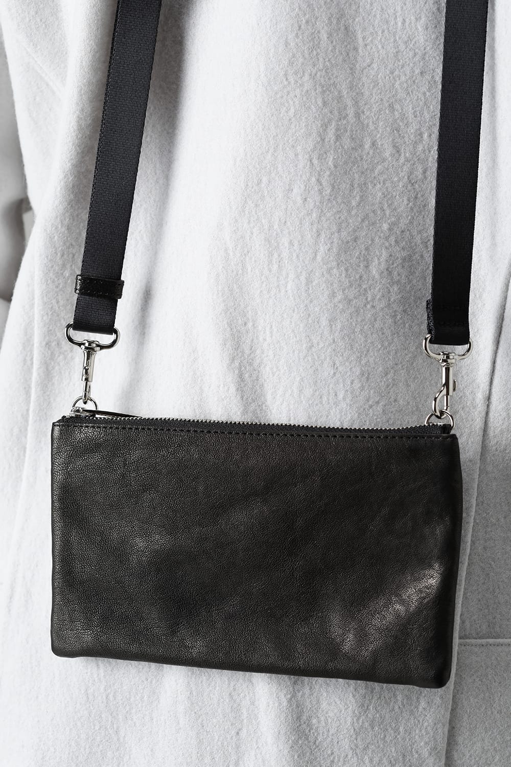 レザーミニミニサコッシュ'シャイン' BLACK