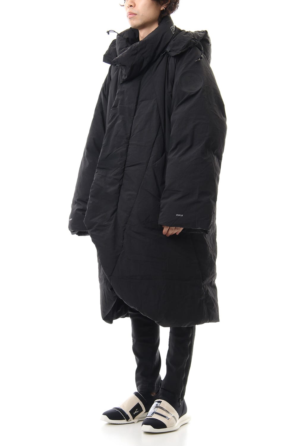 Darstronaut Geo cut Oversized down Black