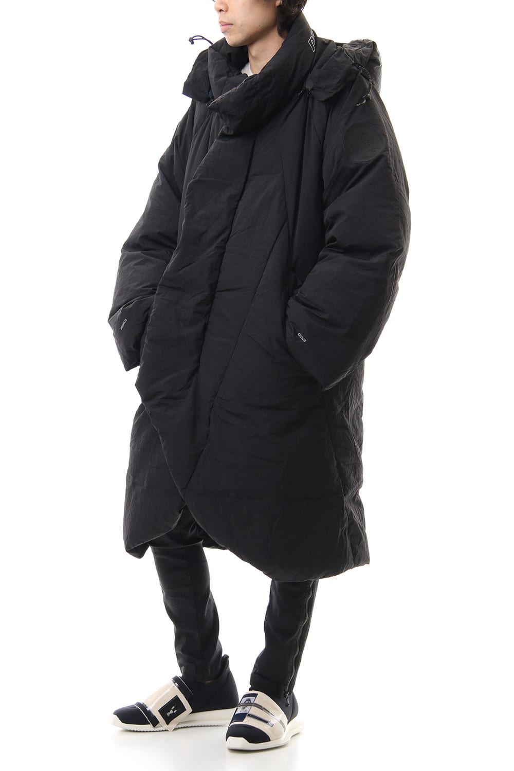 Darstronaut Geo cut Oversized down Black