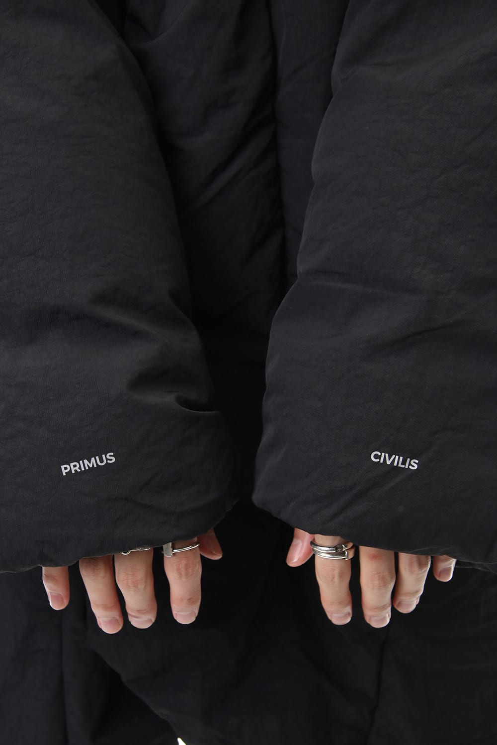 Darstronaut Geo cut Oversized down Black