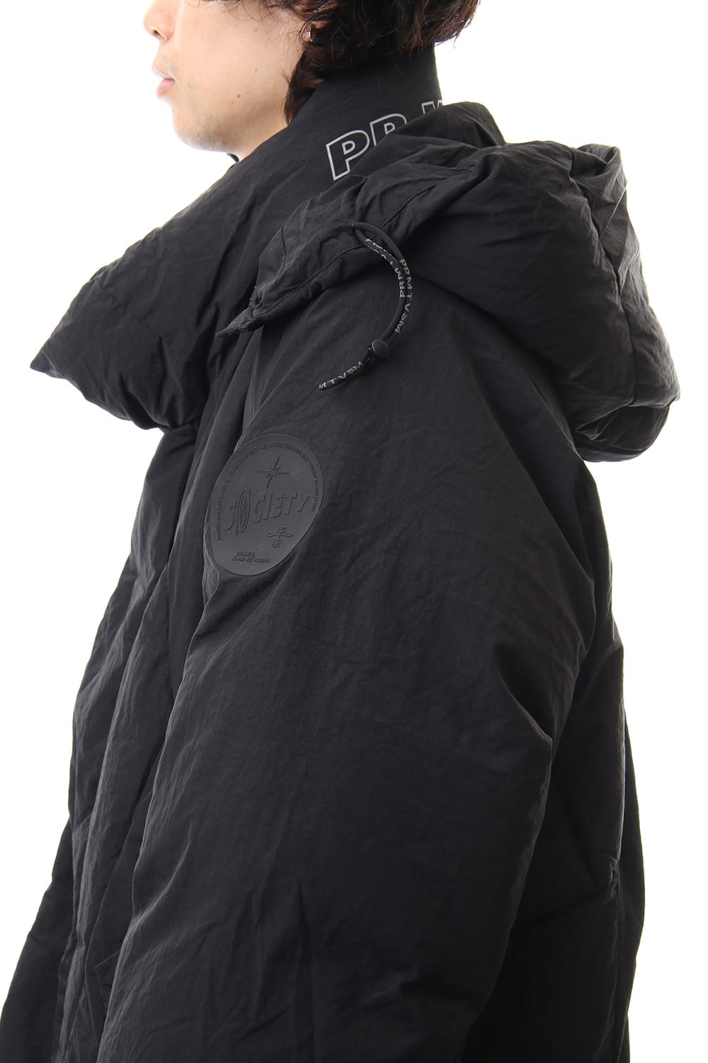 Darstronaut Geo cut Oversized down Black