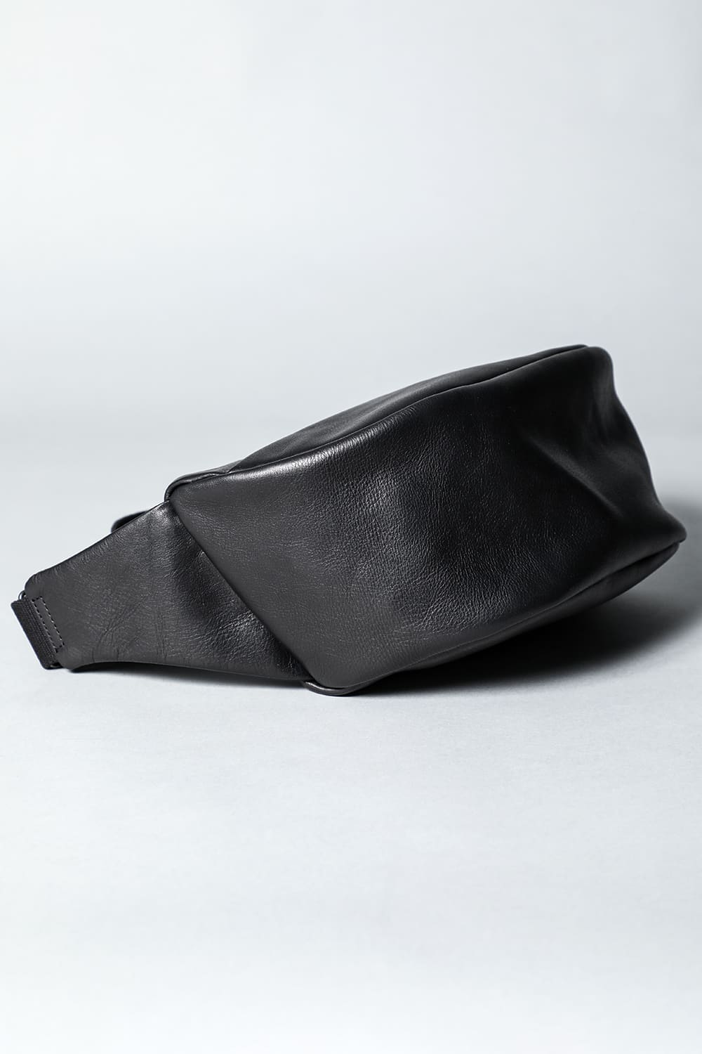 Leather waist bag 'demi cercle' 19