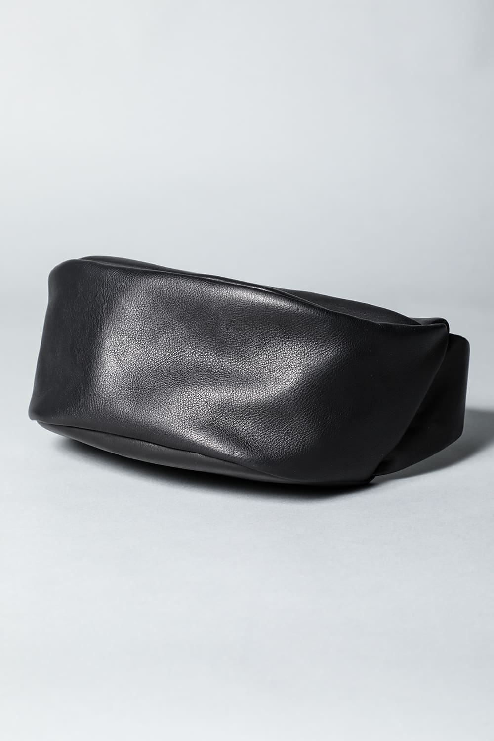 Leather waist bag 'demi cercle' 19