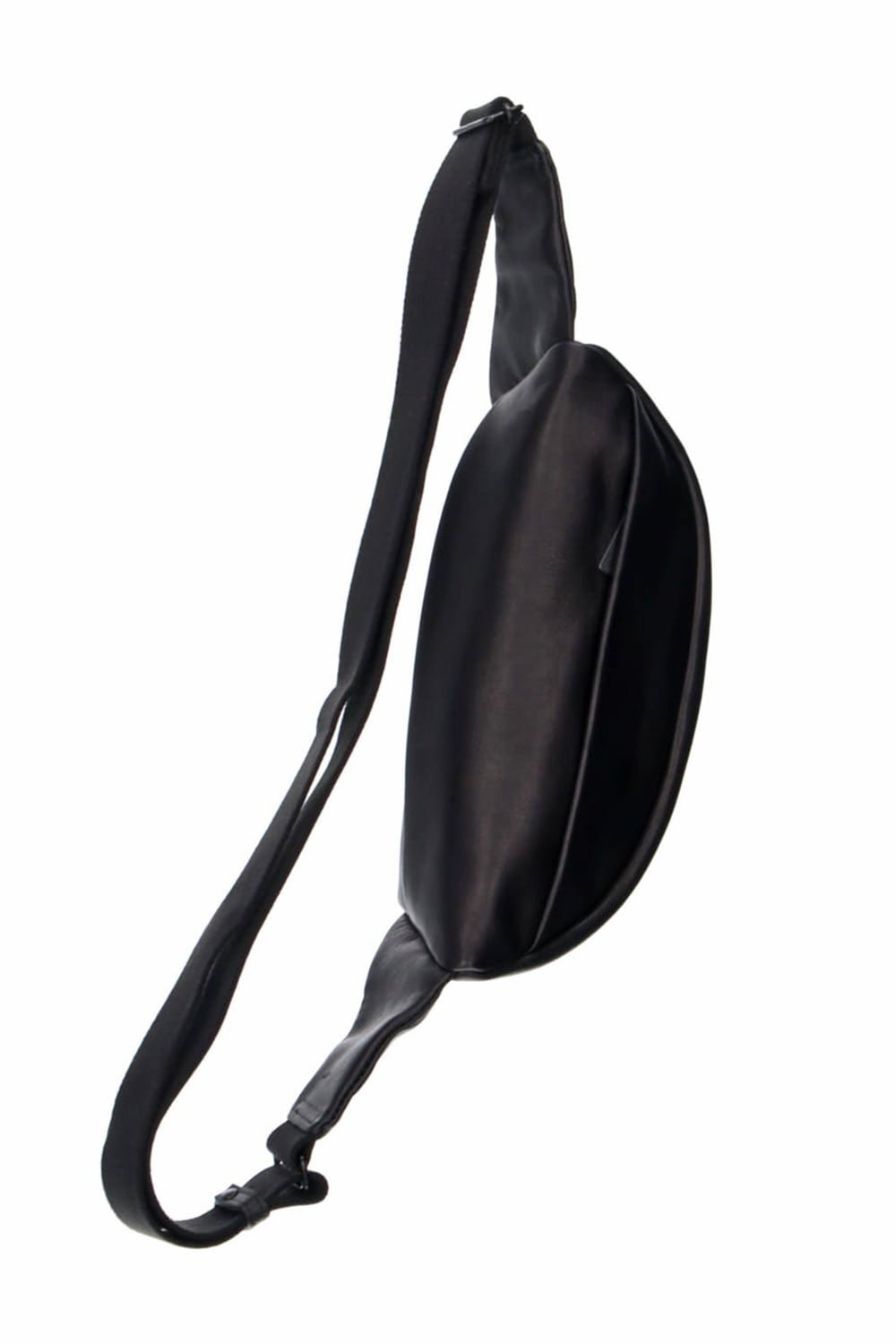 Leather small waist bag 'demi cercle' 19