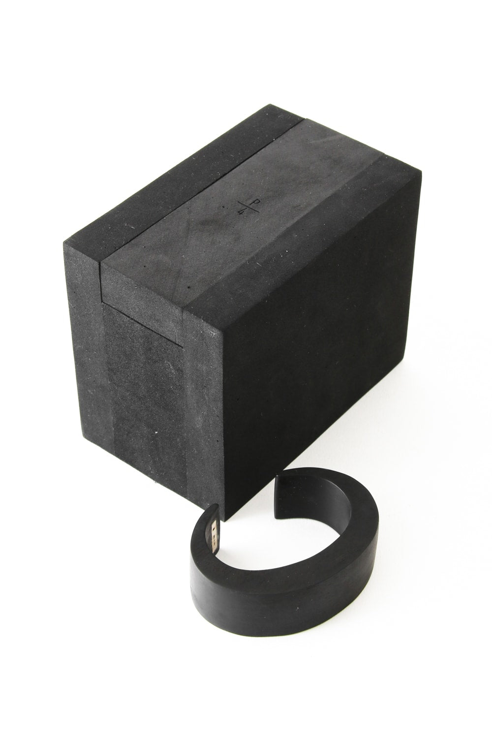 Parts of Four Crescent Crevice Bracelet KU 