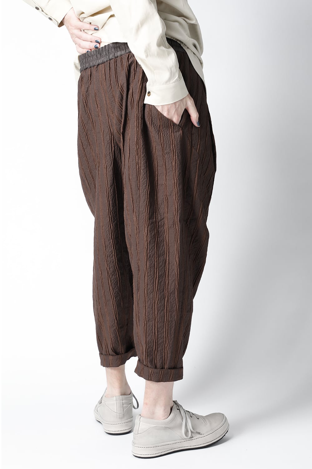 Cropped pants light weight stretch seersucker