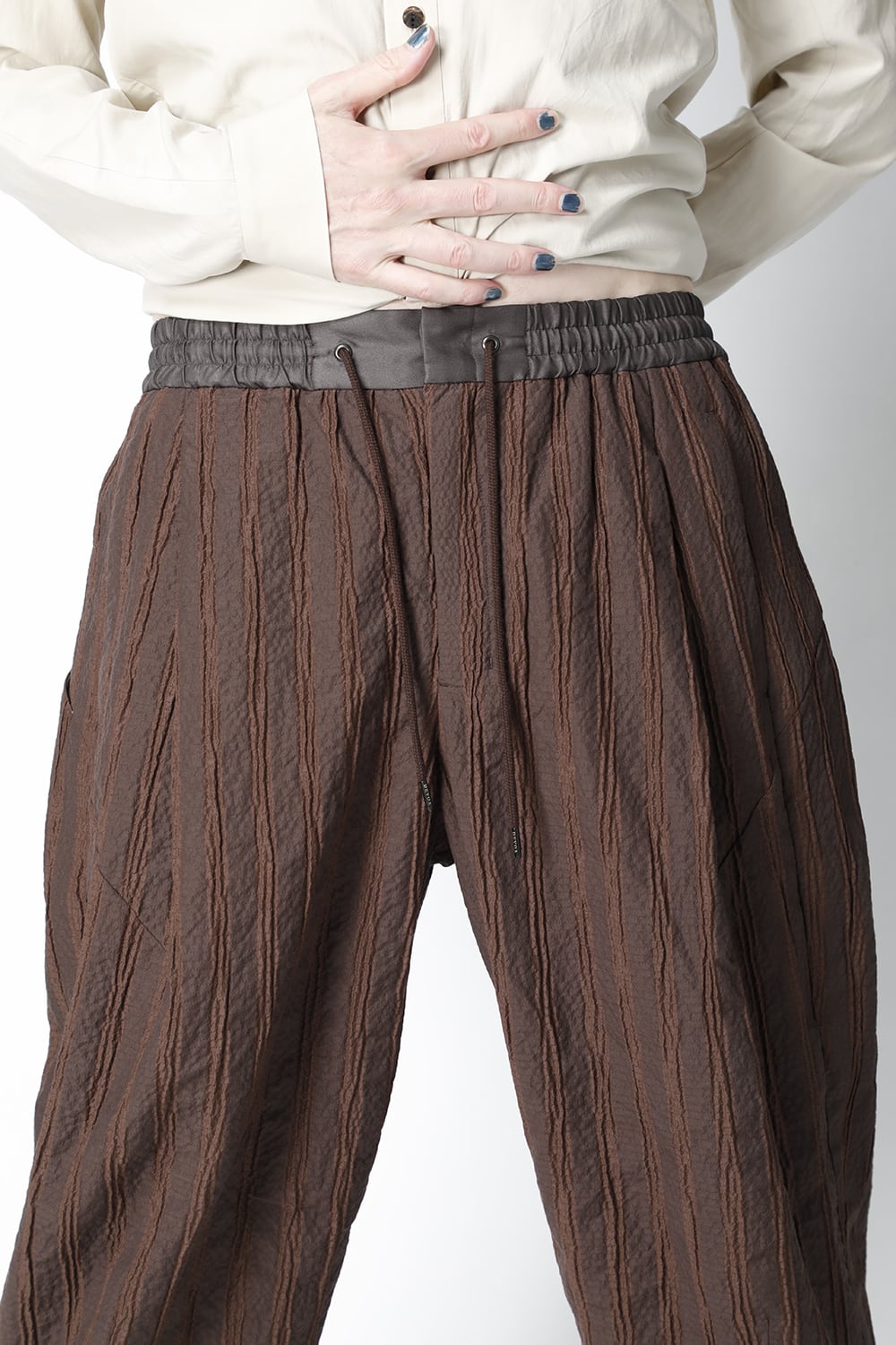 Cropped pants light weight stretch seersucker