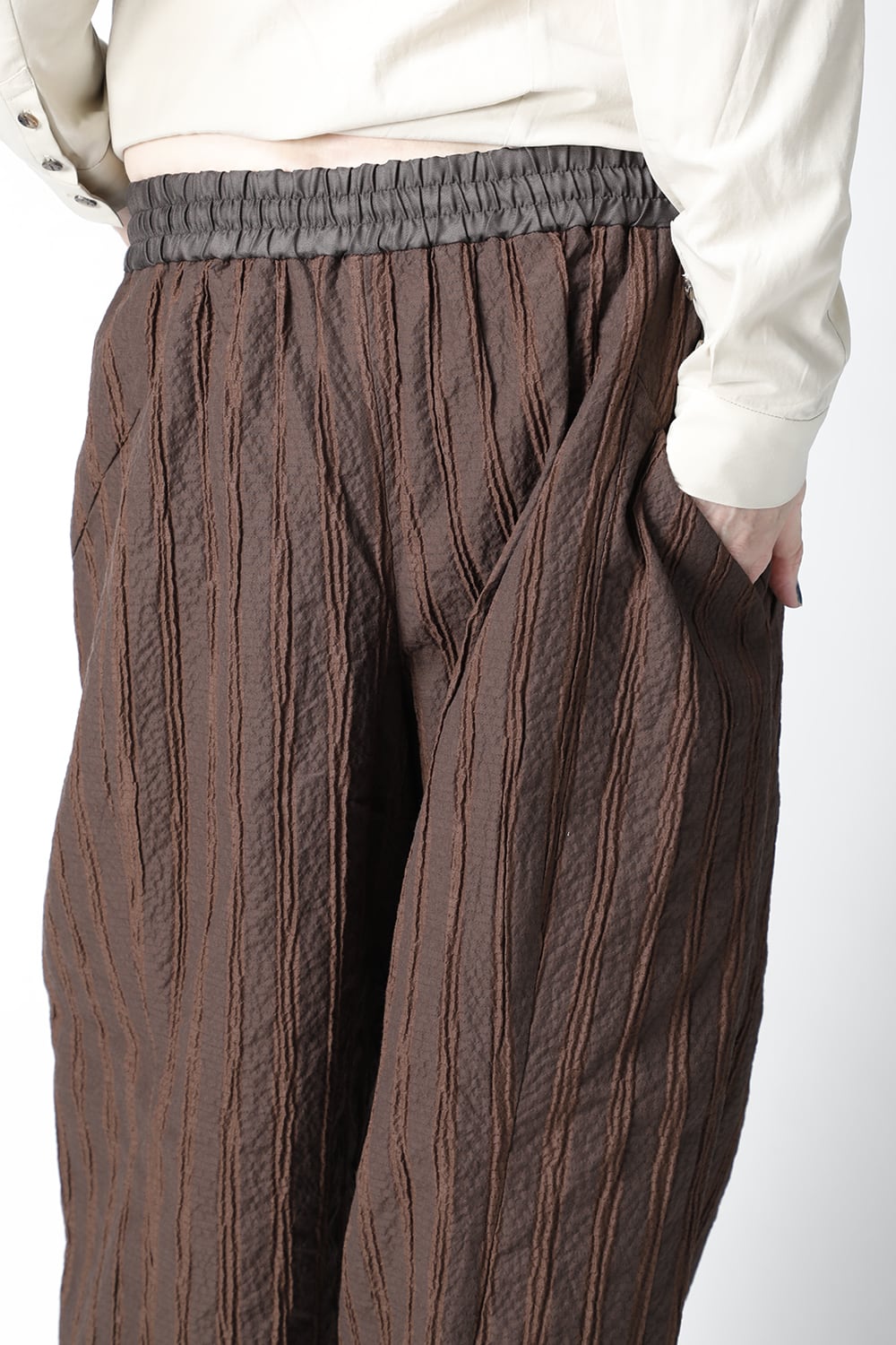 Cropped pants light weight stretch seersucker