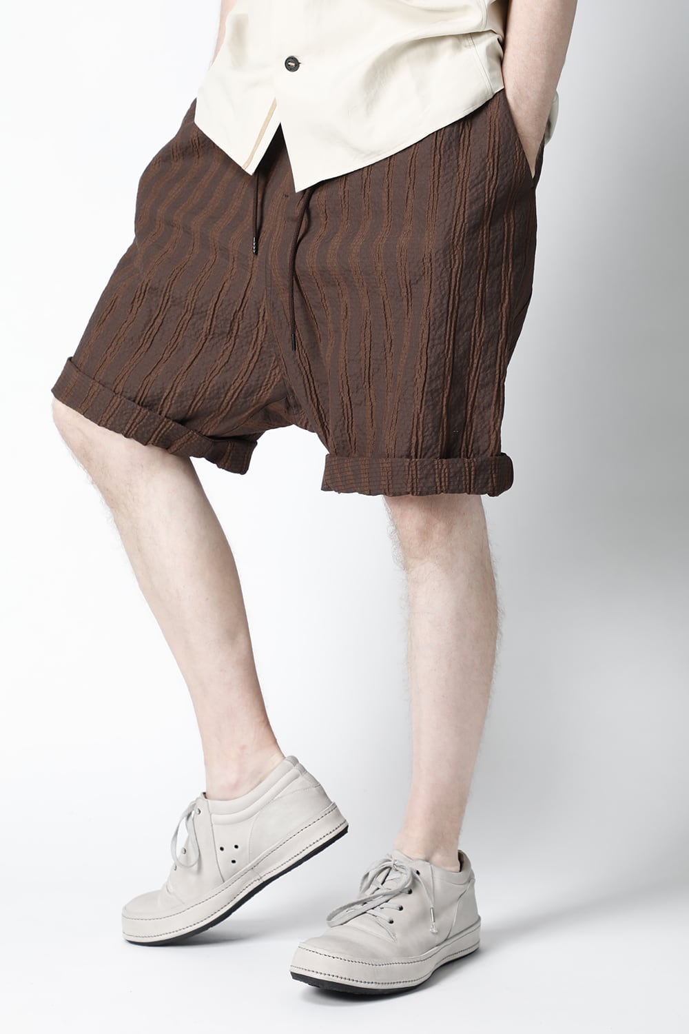 Short pants light weight stretch seersucker