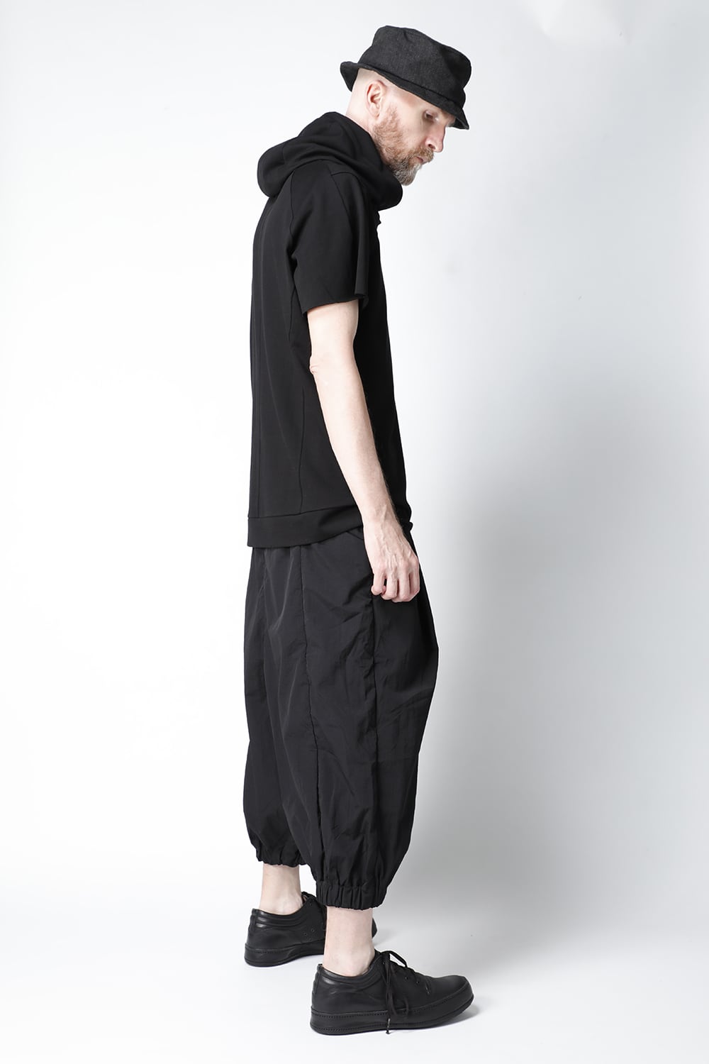 Baggy cropped pants shrink nylon