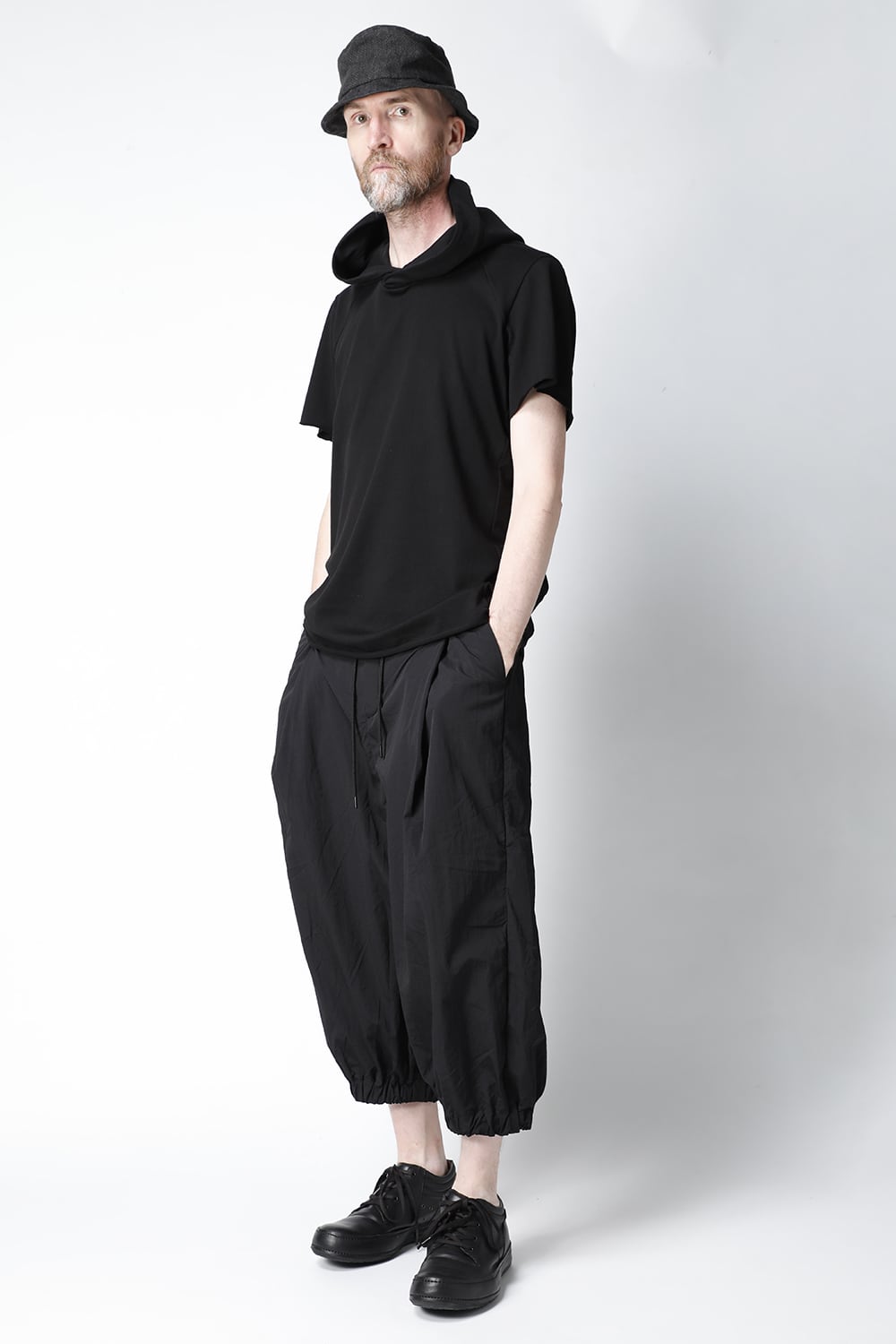 Baggy cropped pants shrink nylon