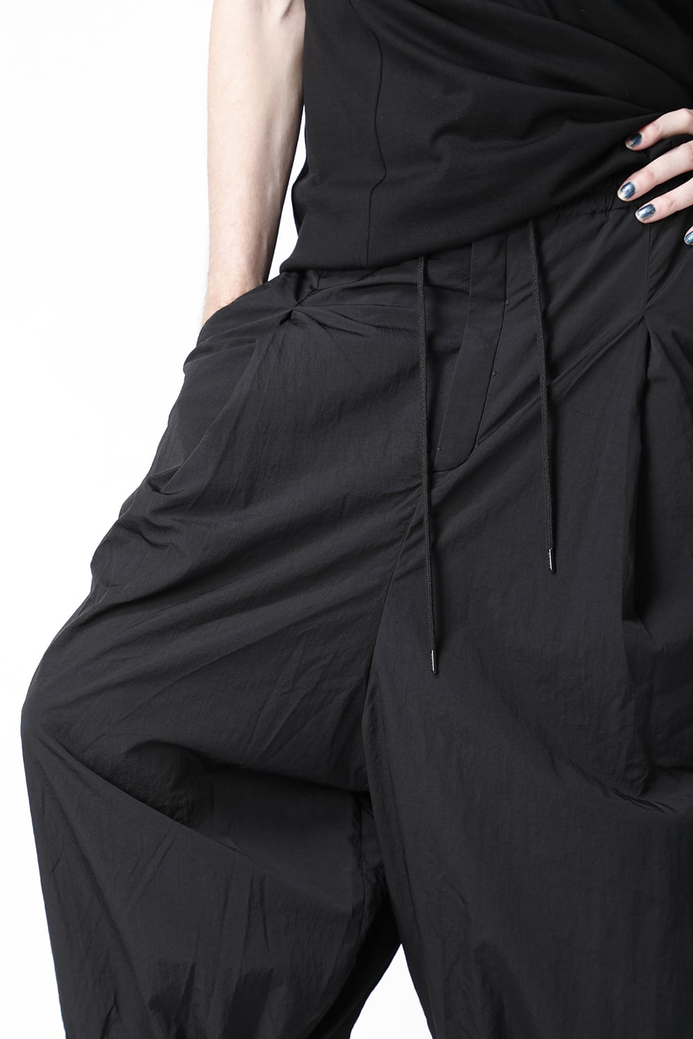 Baggy cropped pants shrink nylon