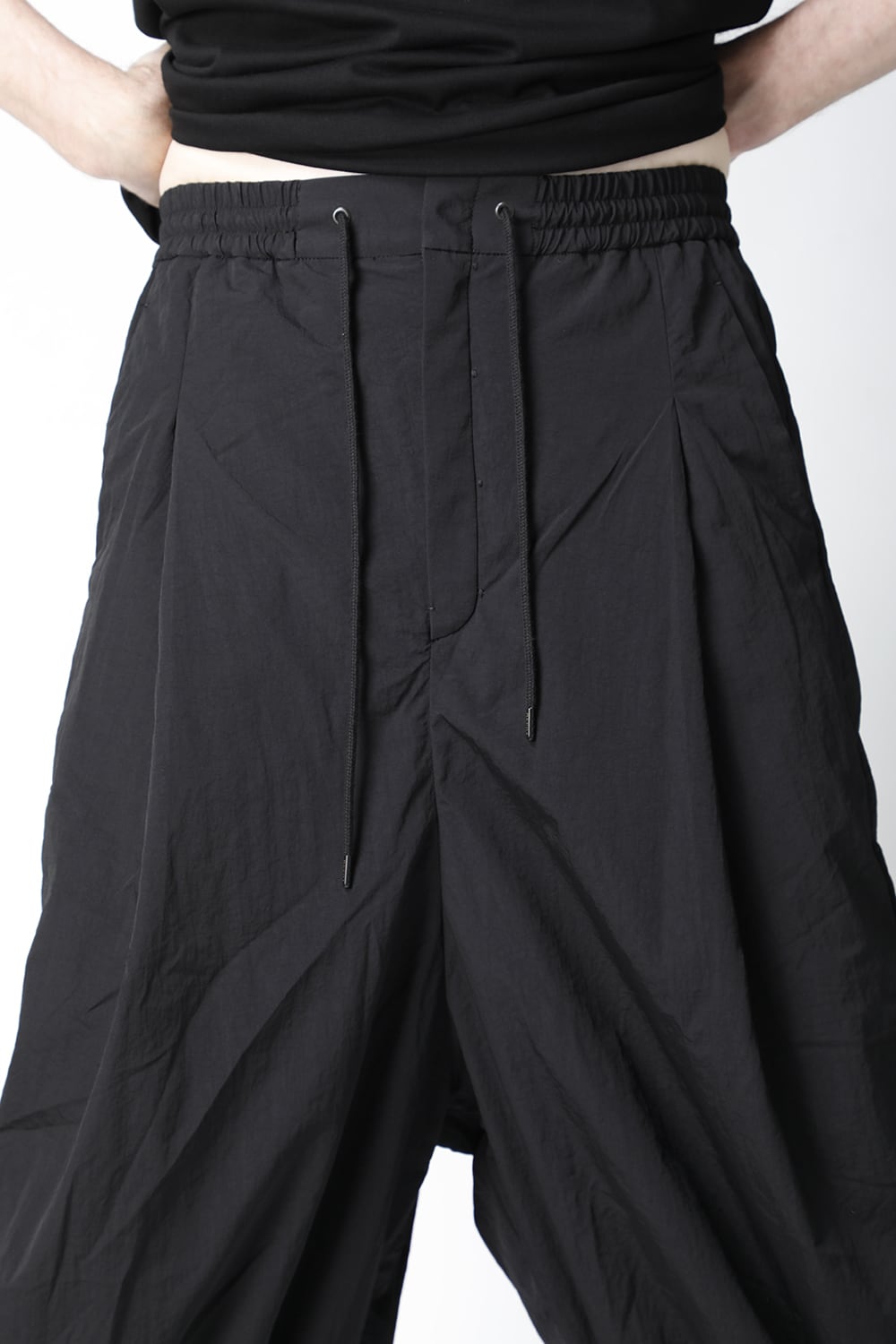 Baggy cropped pants shrink nylon