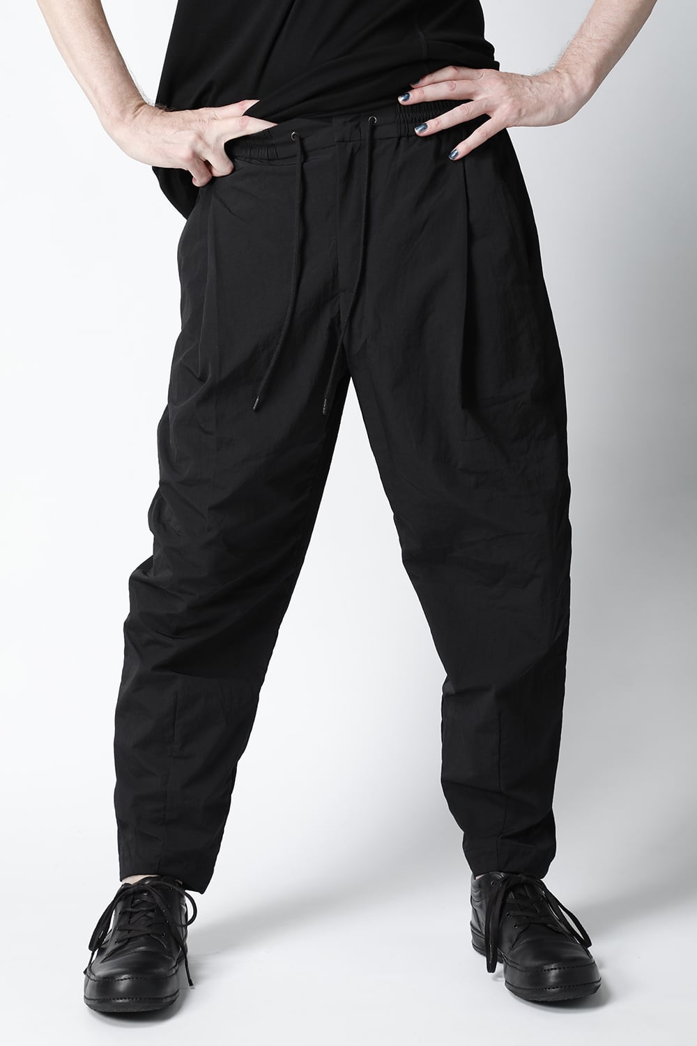 Baggy pants shrink nylon