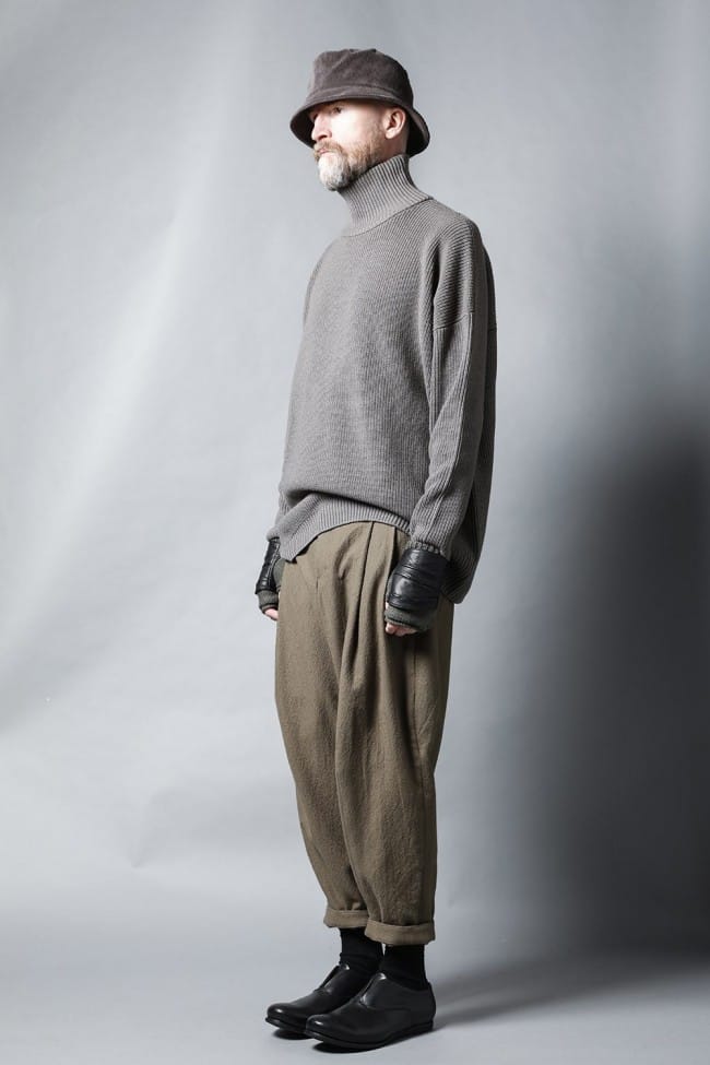 Cropped pants Virgin wool