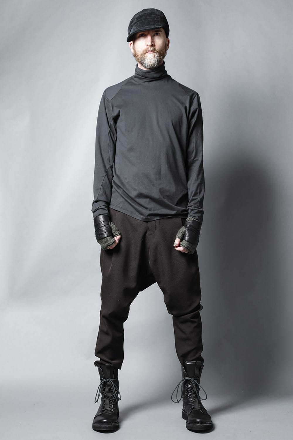 ドロップ クロッチパンツ スカルプチュア ウールギャバジン