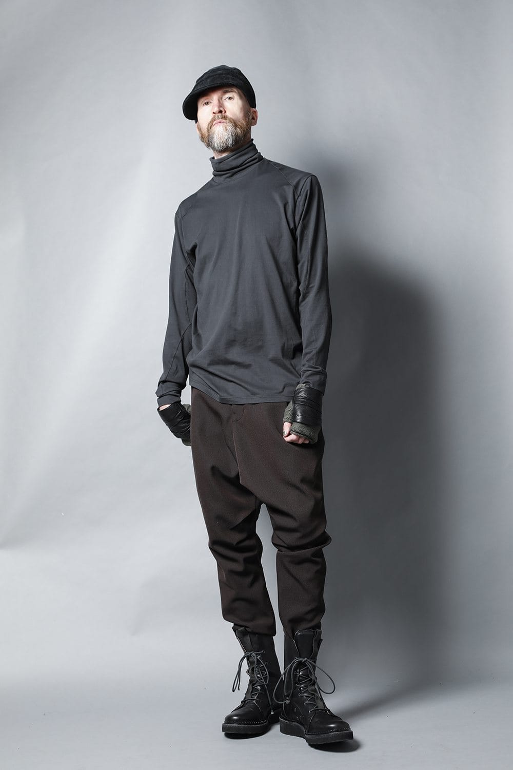 ドロップ クロッチパンツ スカルプチュア ウールギャバジン