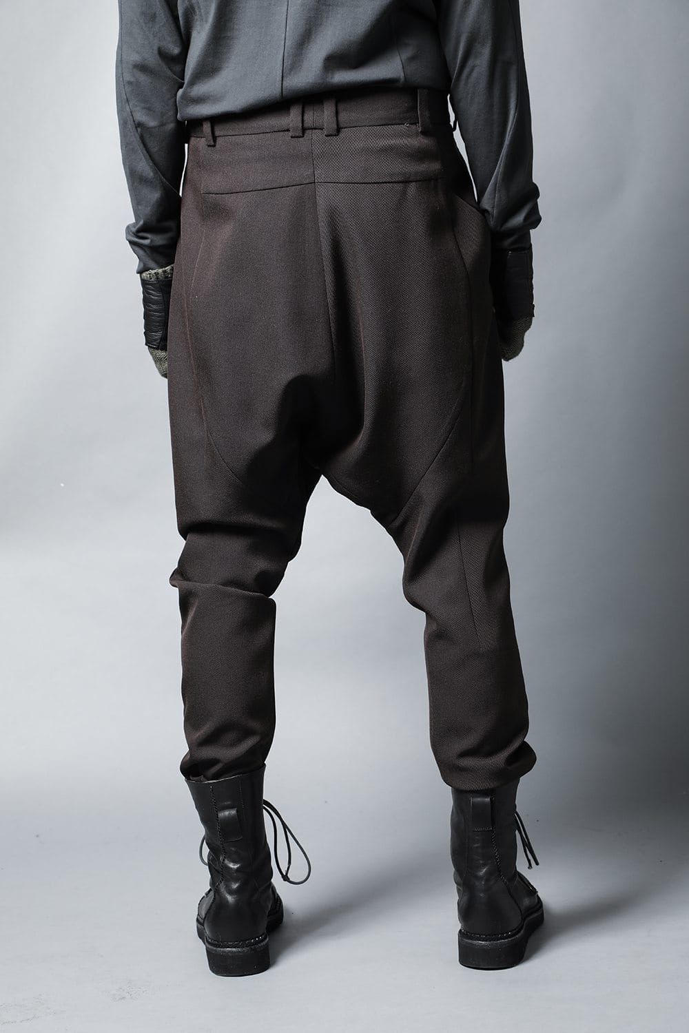 ドロップ クロッチパンツ スカルプチュア ウールギャバジン