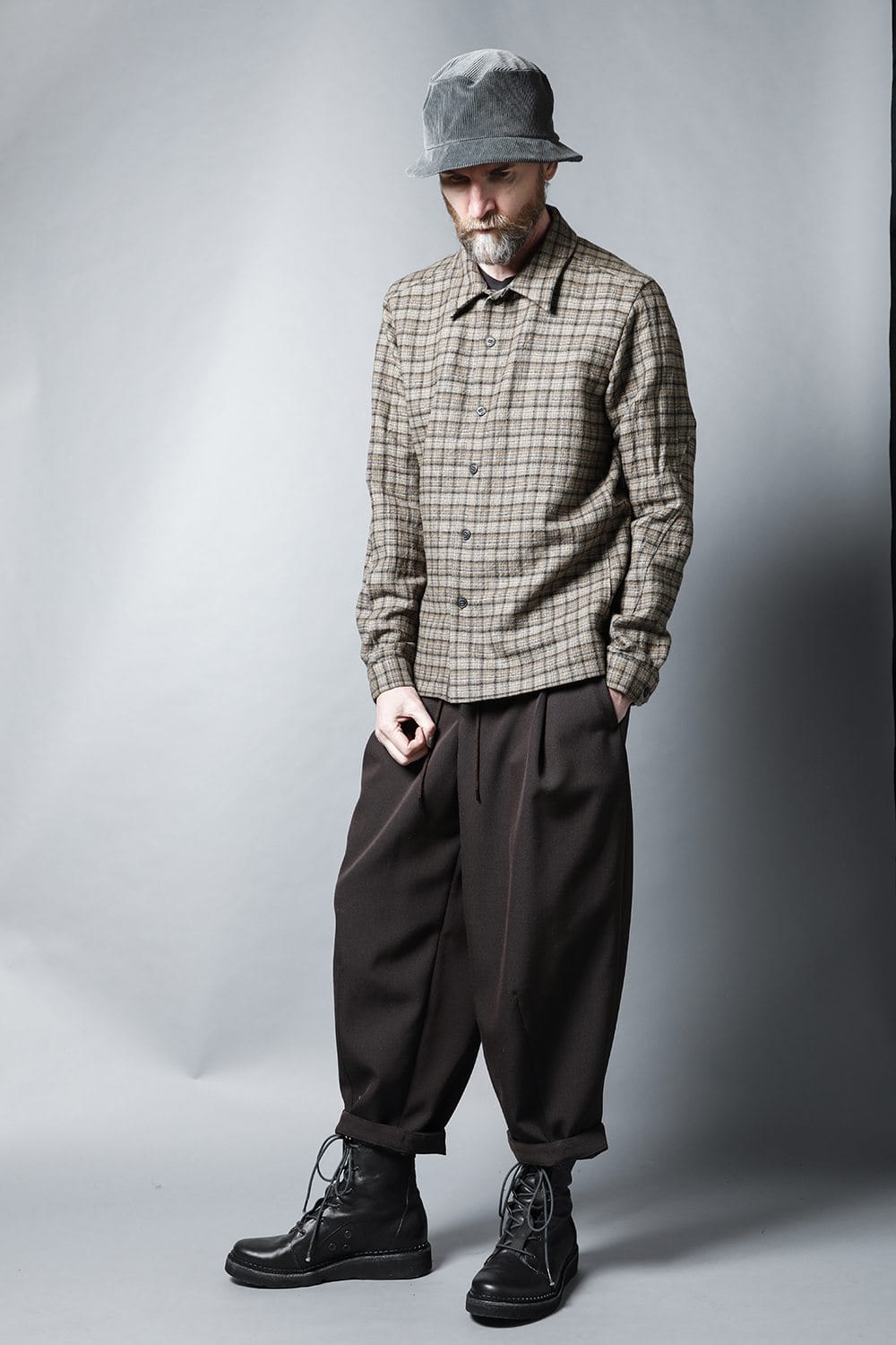 Baggy cropped pants Sculptured Wool gabardine